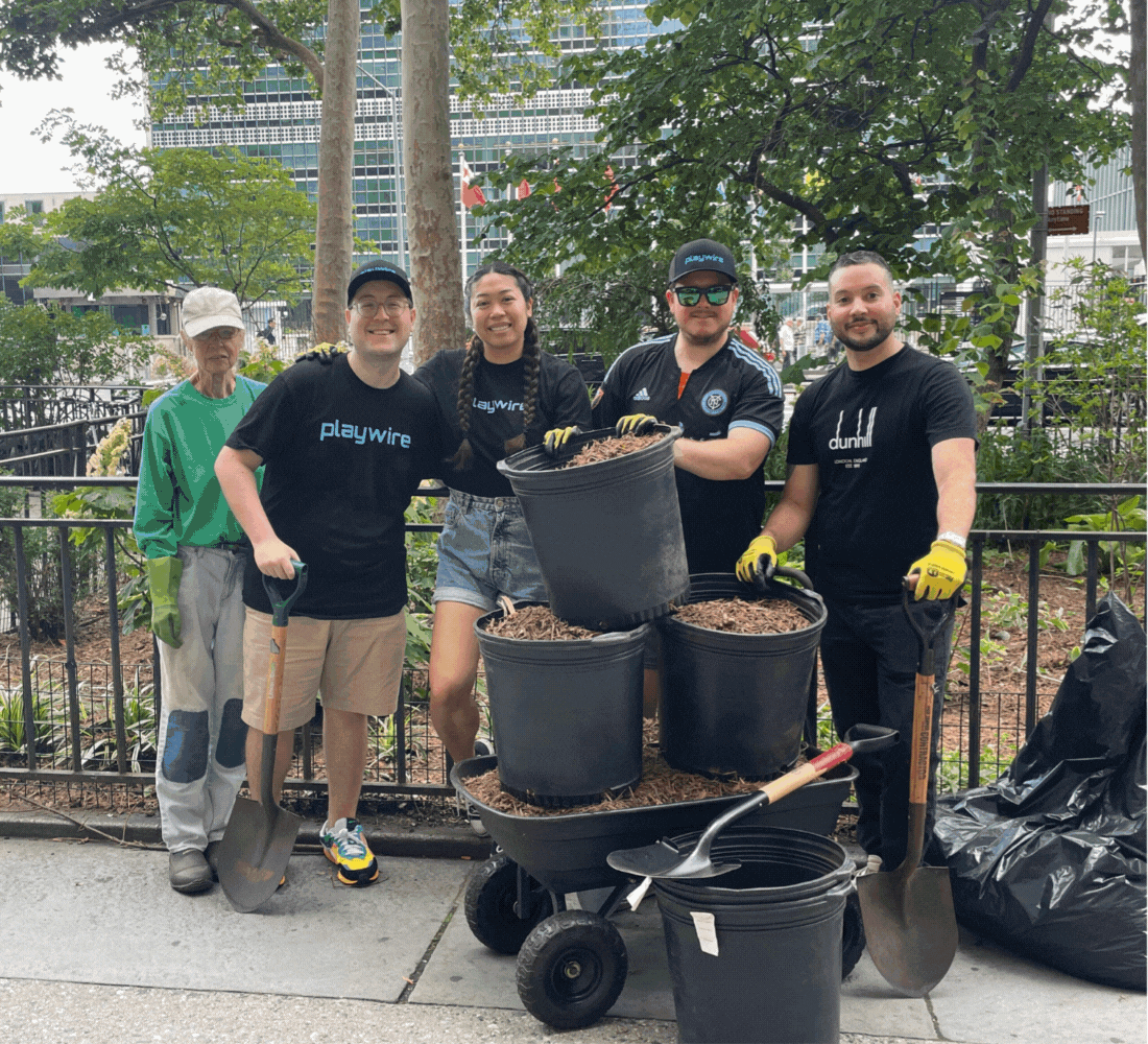 Playwire Cares_NYC Park Clean-Up 2023